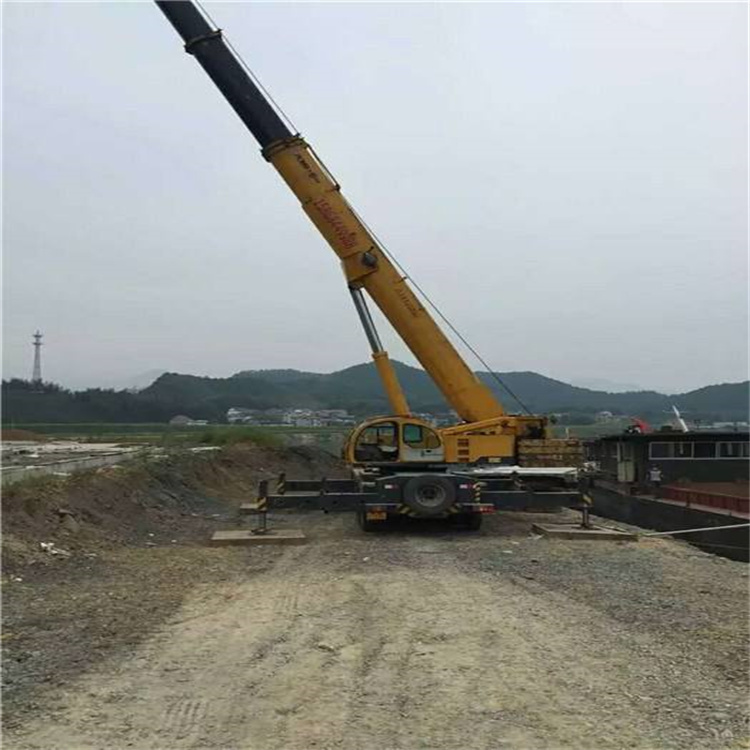 荣成重型吊车租赁费用
